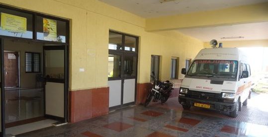 Entrance to the hostel building. There are six such blocks – 3 for the boys and 3 for the girls. Between them, they can accommodate about 8000 students.