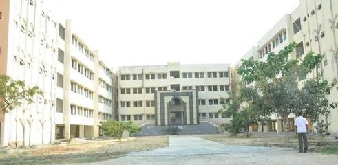 Entrance to the hostel building. There are six such blocks – 3 for the boys and 3 for the girls. Between them, they can accommodate about 8000 students.